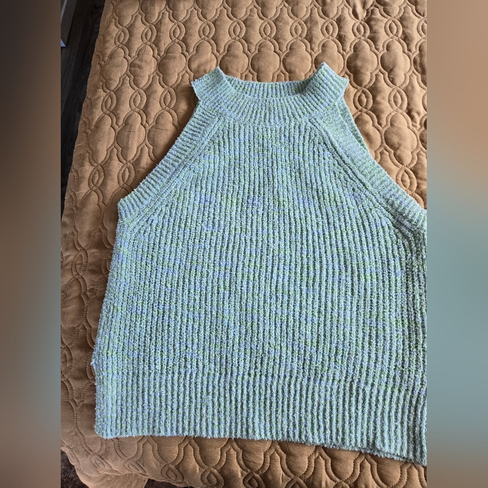 Light Blue Sleevless Knit